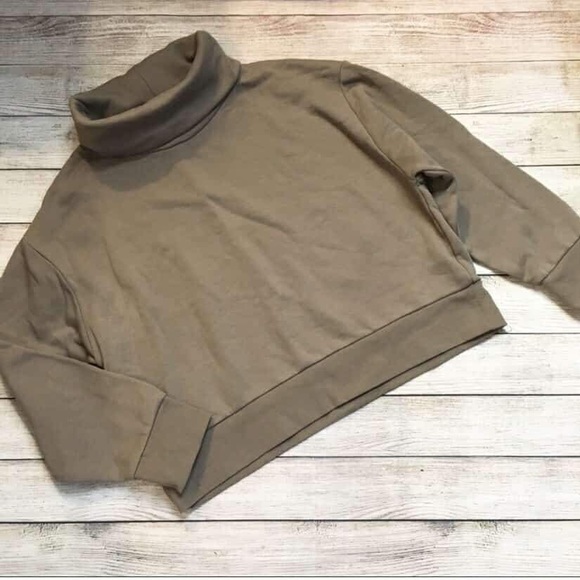 ZARA high-collared cropped sweatshirt - Picture 2 of 5